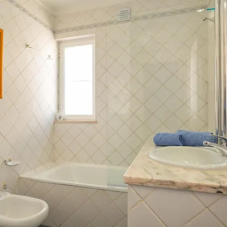 Blue Ocean By Interhome * Patroves